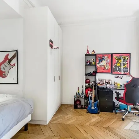 Apartment 4br Stone's Throw From Eiffel - What'app - 0034-656-619-782 - For Reservations!