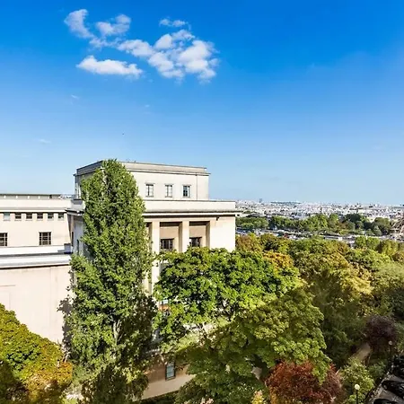 Apartment 4br Stone's Throw From Eiffel - What'app - 0034-656-619-782 - For Reservations! Paris